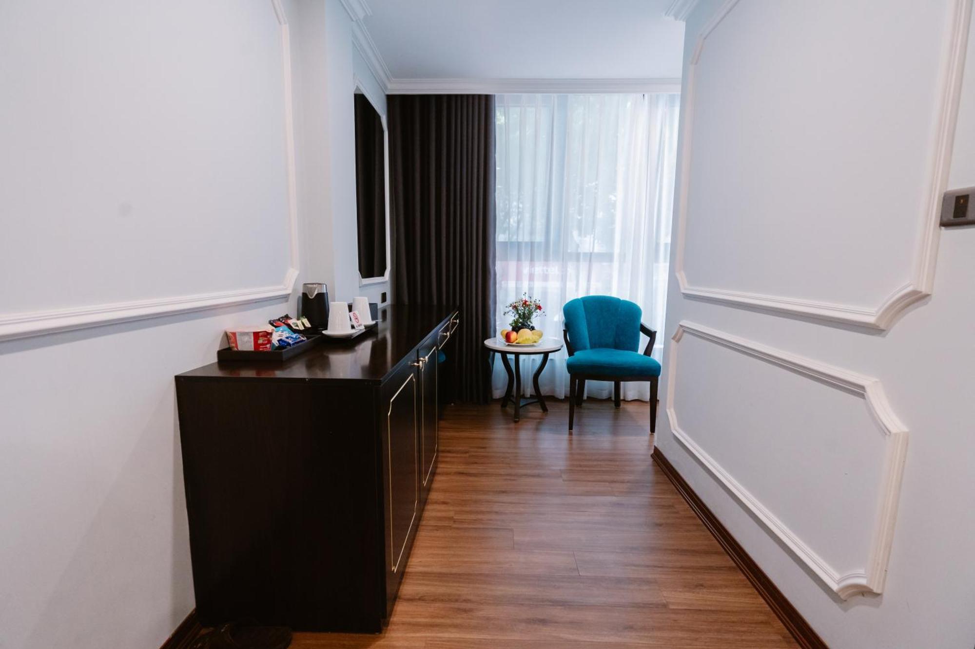 Hong Van Hotel Hanoi Exterior photo